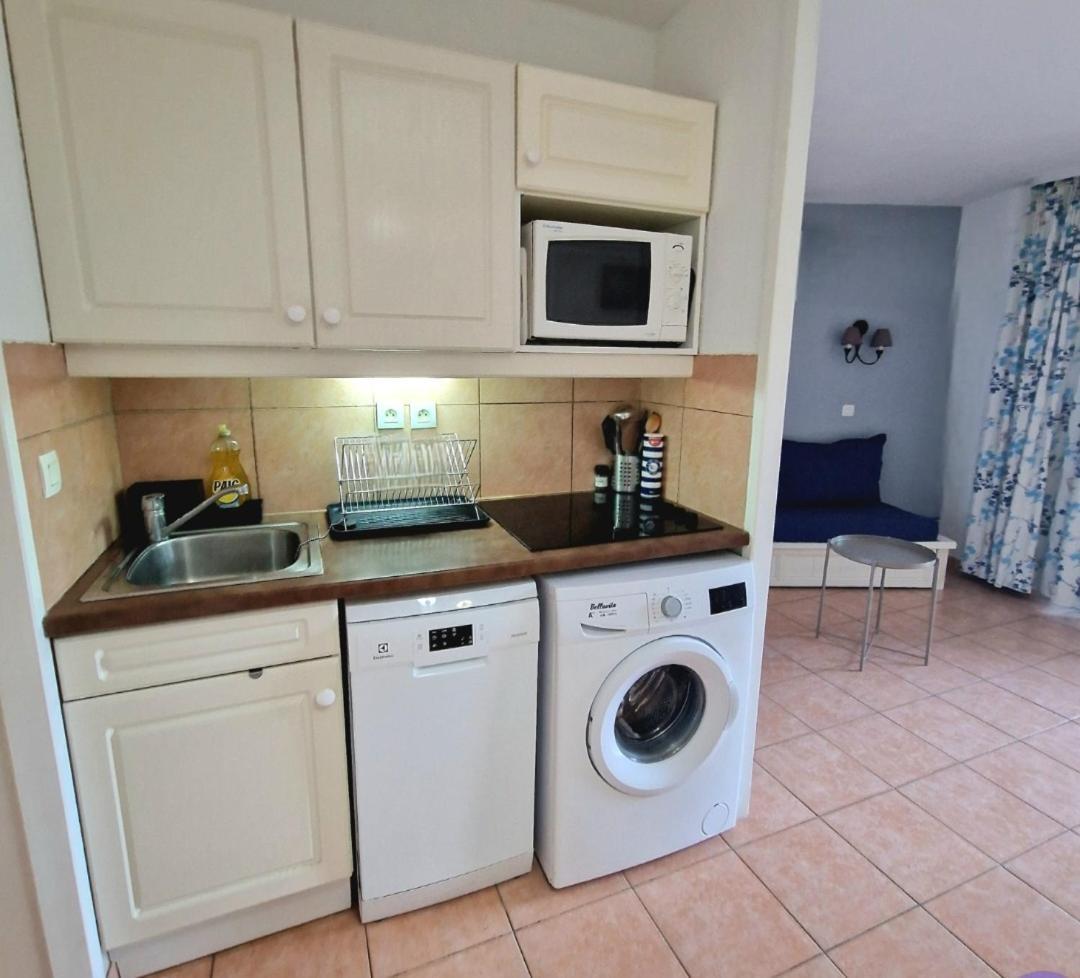 Appartement T2 - Bord De Mer - Piscine Six-Fours-les-Plages Kültér fotó