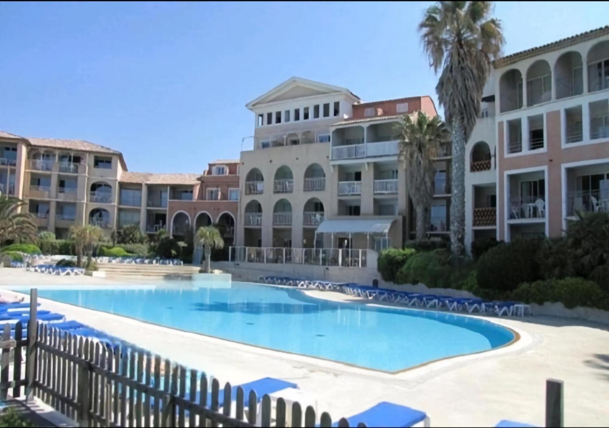 Appartement T2 - Bord De Mer - Piscine Six-Fours-les-Plages Kültér fotó