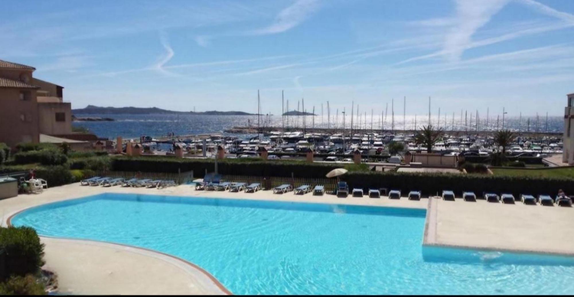 Appartement T2 - Bord De Mer - Piscine Six-Fours-les-Plages Kültér fotó